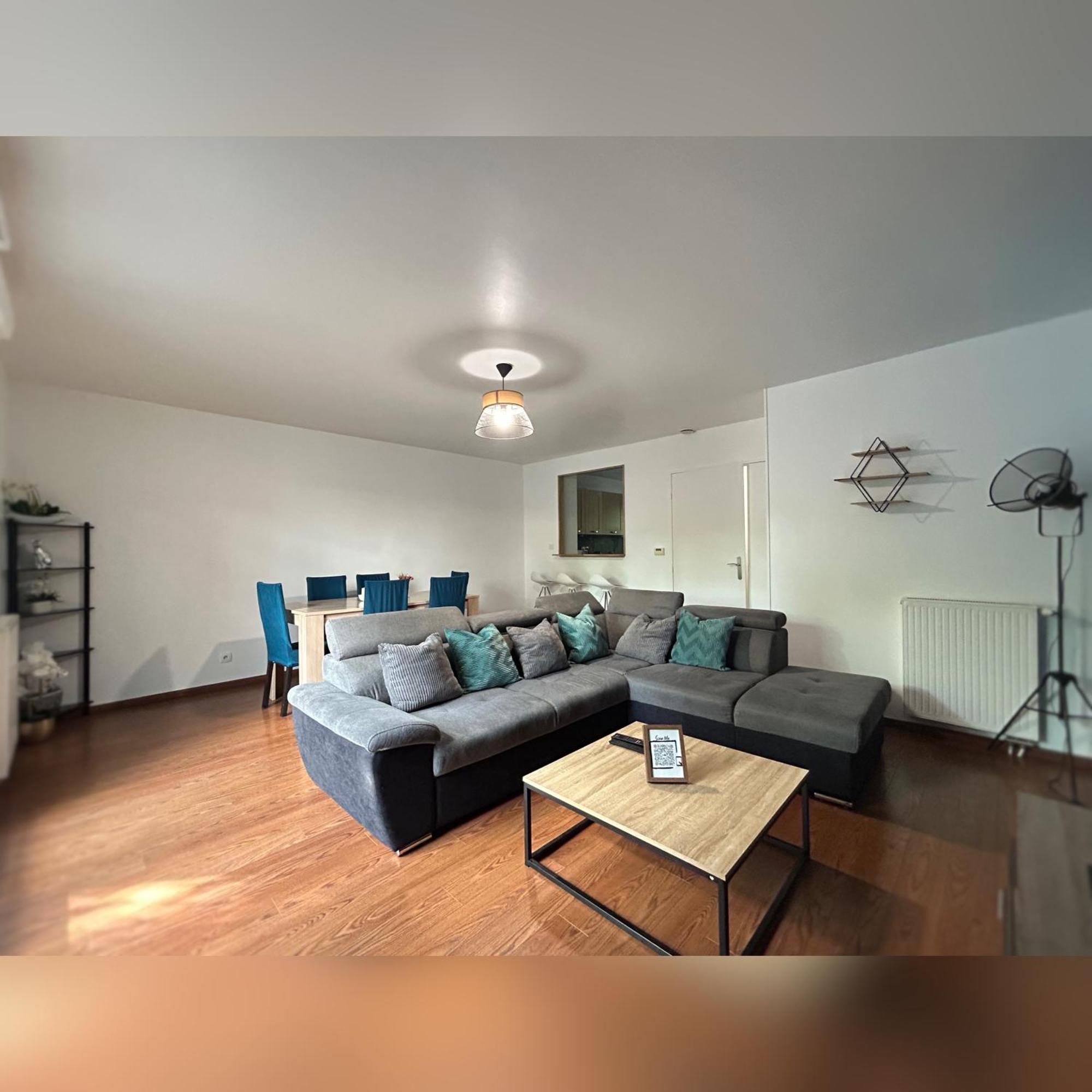 Le Duplex Chessy - 15Min From Disneyland - 2 Private Parkings - Garden - Kingsize & Queensize Bed - Supermarket Behind The House エクステリア 写真